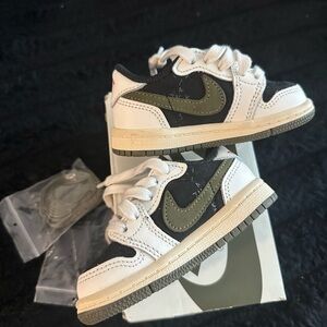 Nike Baby Sneakers - Black and White